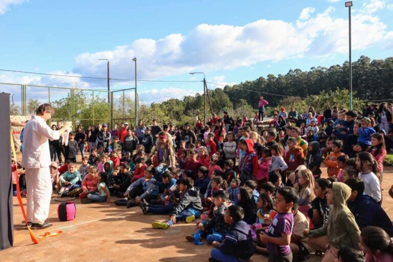 Tejiendo Redes | La niñez, la adolescencia, la familia y la educación whatsapp image 2025 10 07 at 17.37.17