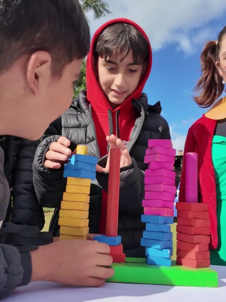 Tejiendo Redes | La niñez, la adolescencia, la familia y la educación whatsapp image 2025 10 07 at 17.37.24