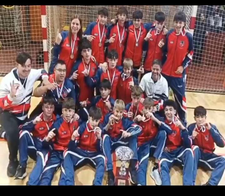 Handball misionero en lo más alto: jóvenes de Montecarlo se destacan en el Nacional de Bariloche whatsapp image 2025 11 18 at 18.30.48 (2)