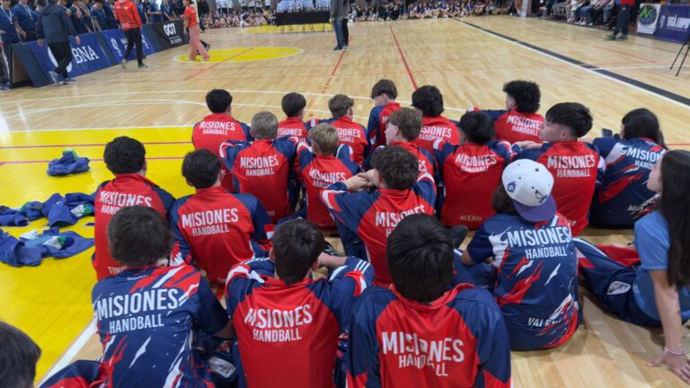 Handball misionero en lo más alto: jóvenes de Montecarlo se destacan en el Nacional de Bariloche whatsapp image 2025 11 18 at 18.30.51 (3)