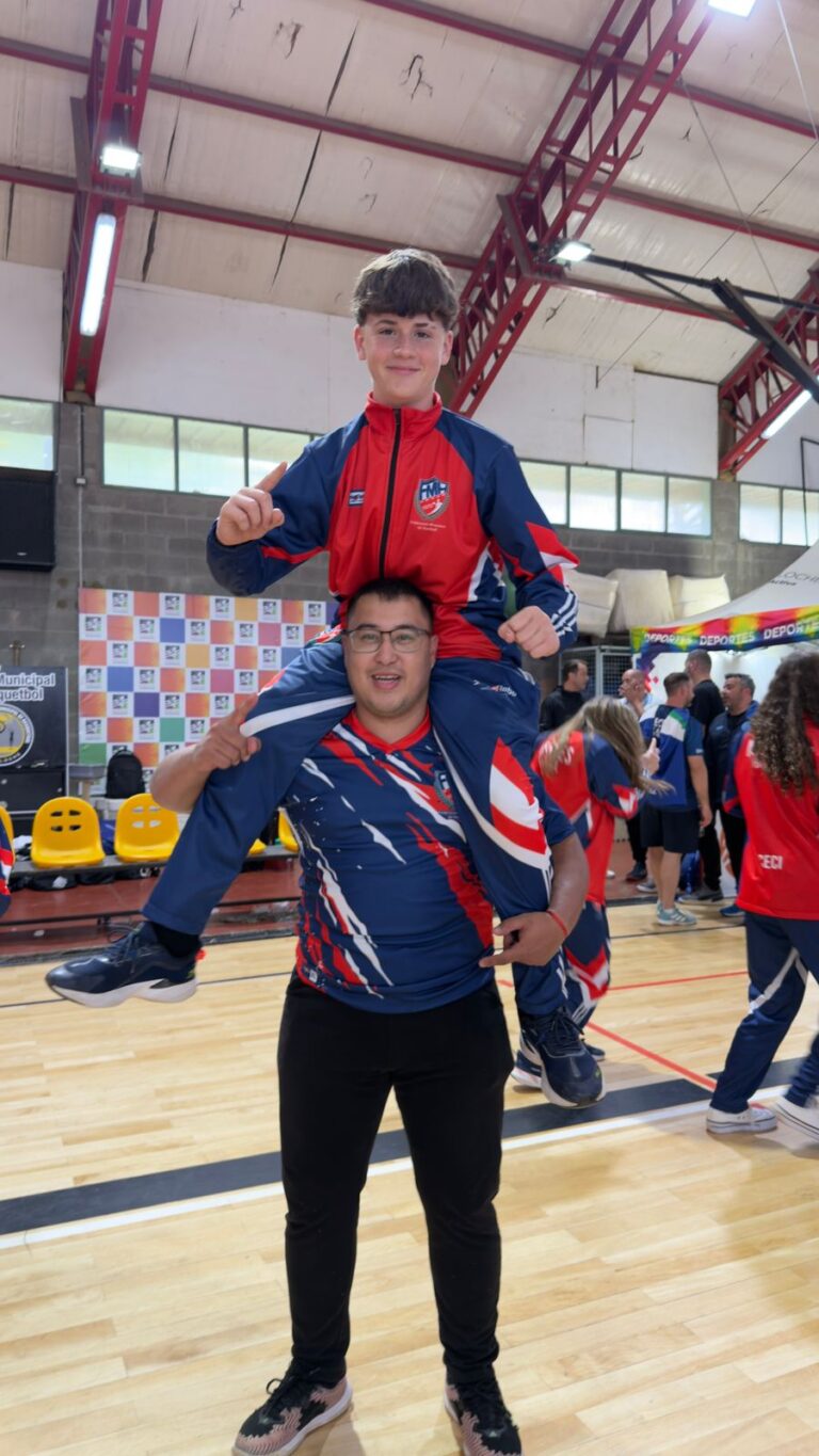 Handball misionero en lo más alto: jóvenes de Montecarlo se destacan en el Nacional de Bariloche whatsapp image 2025 11 18 at 18.30.51