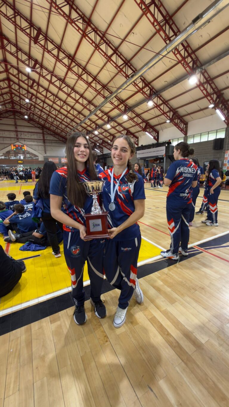 Handball misionero en lo más alto: jóvenes de Montecarlo se destacan en el Nacional de Bariloche whatsapp image 2025 11 18 at 18.30.54