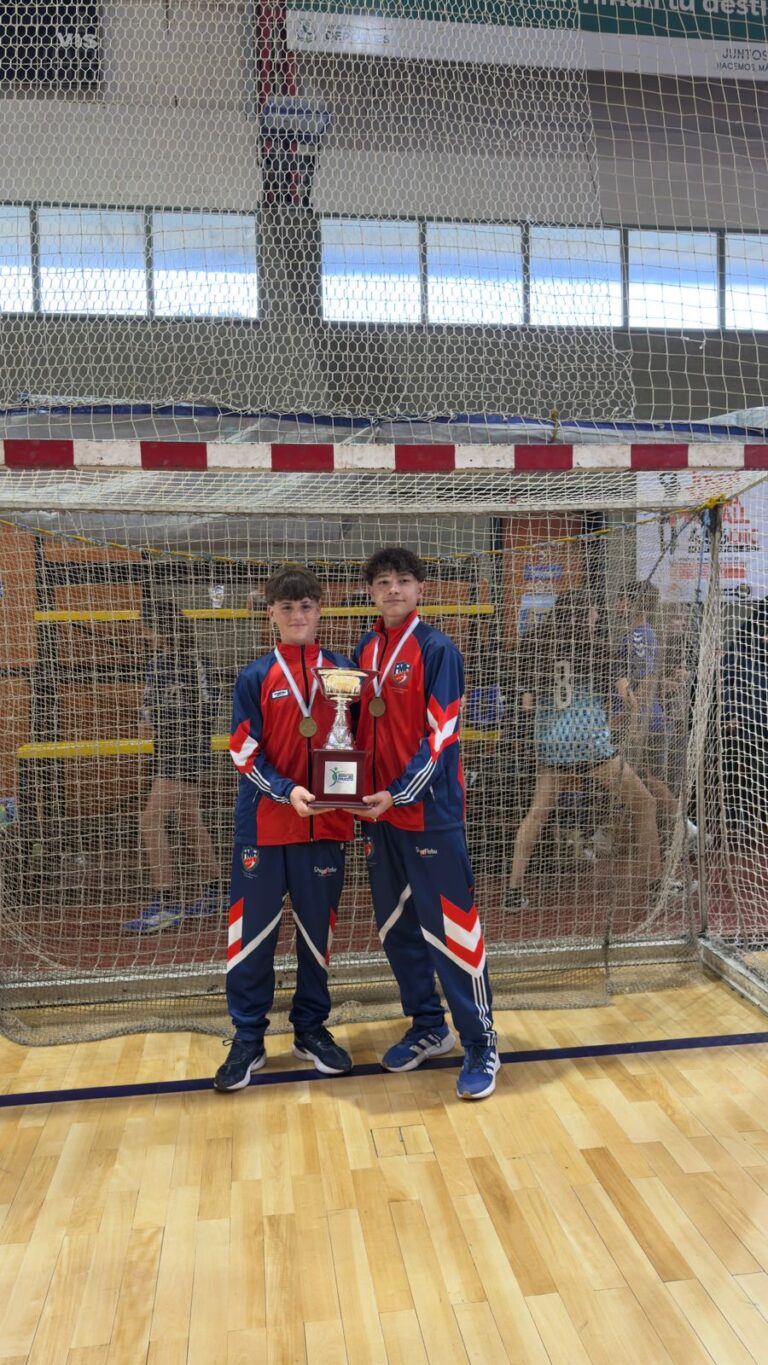Handball misionero en lo más alto: jóvenes de Montecarlo se destacan en el Nacional de Bariloche whatsapp image 2025 11 18 at 18.30.56
