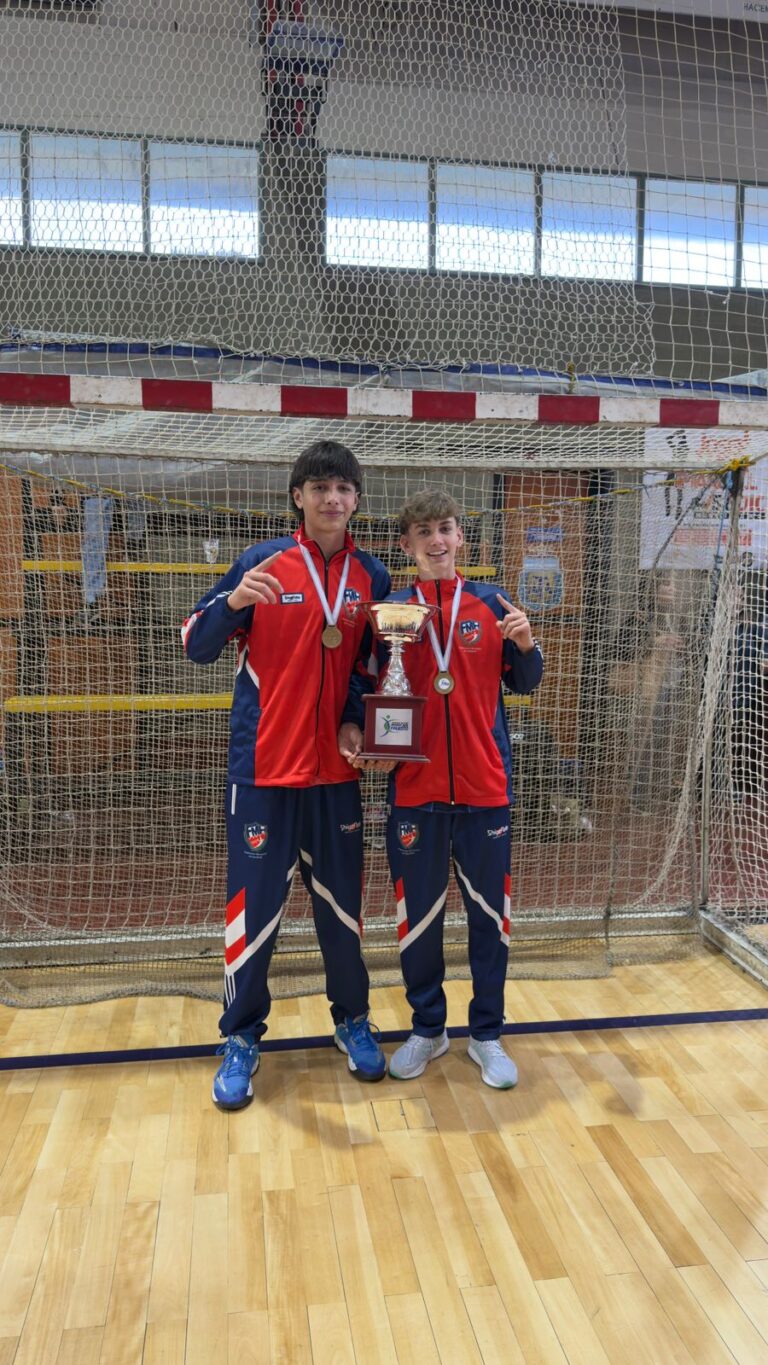 Handball misionero en lo más alto: jóvenes de Montecarlo se destacan en el Nacional de Bariloche whatsapp image 2025 11 18 at 18.30.57
