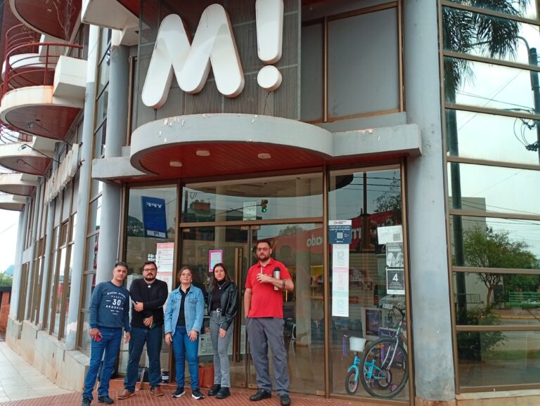 “Faltaban pocos años para jubilarme»: incertidumbre entre empleados de Musimundo Montecarlo al ser despedidos verbalmente