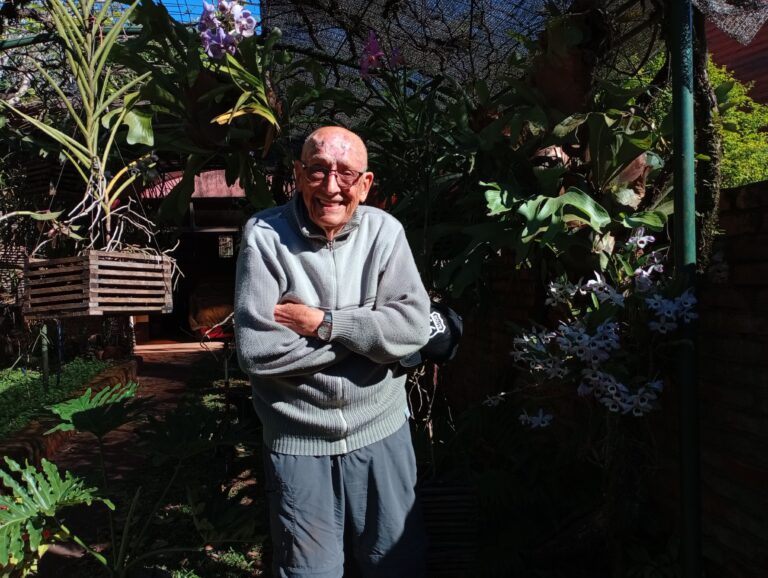 Juan Plocher recuerda en primera persona cómo nació la tradición de las flores en Montecarlo: la Promotora de Turismo, el Jurado de Parques y Jardines y las fiestas provincial de la Flor y nacional de la Orquídea