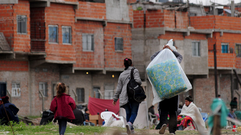 La pobreza alcanzó al 32,3% de la población argentina durante el primer semestre de 2026