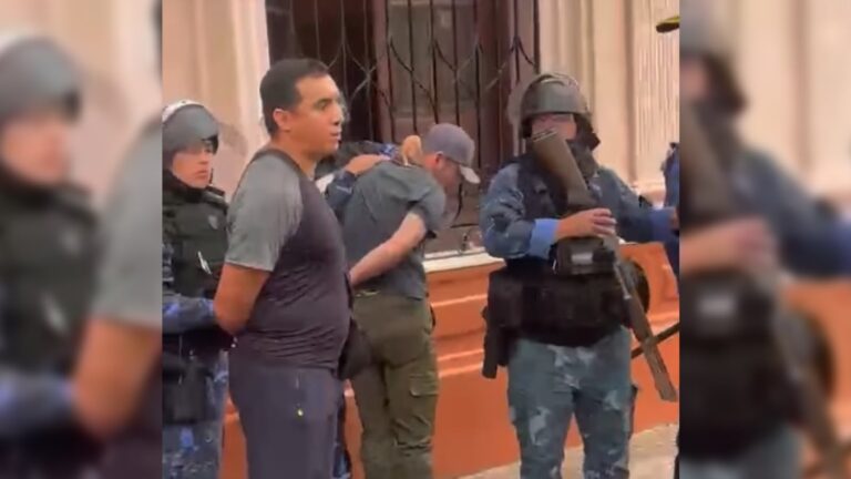 Los tres ex policías detenidos frente a Casa de Gobierno van a indagatoria este jueves